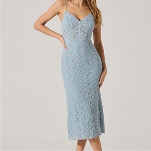 ASTR THE LABEL Blue Lace Dress